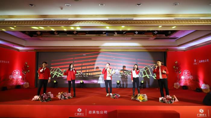 4.3歌曲《站起来》700.JPG