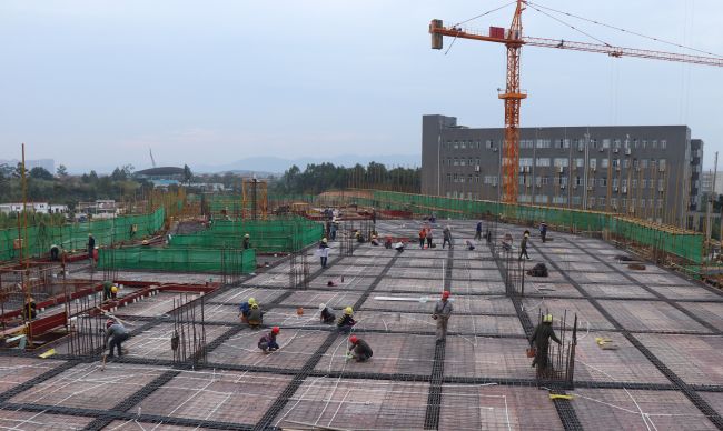 广西交通职业技术学院四塘校区项目赶工现。ńㄍ迹.jpg