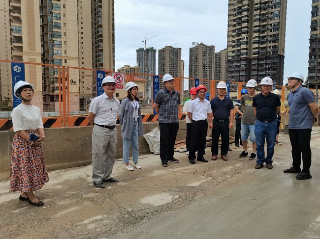 调研现场。彭永彬 摄（建图）.jpg