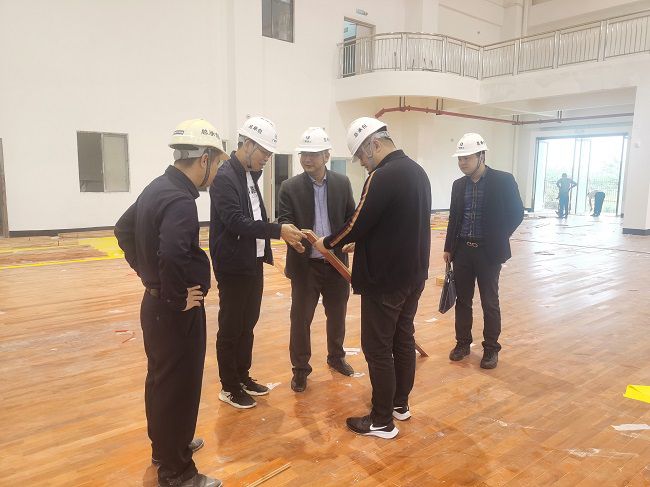 现场领导工作。刘博群 摄（建图） (2).jpg