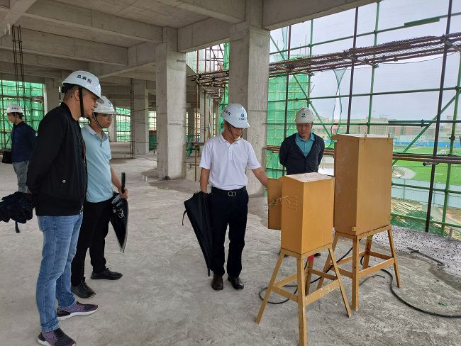 邓少新带队到广西工业职业技术学院项目查抄。龙兆开 摄（建图）.jpg