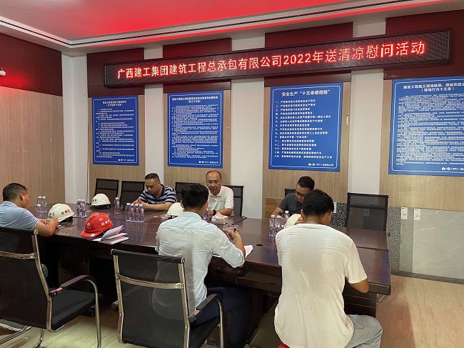 （建图）座谈会现场。容芝雅 摄.jpg