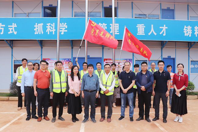 合影留想。周煜川 摄（建图）.jpg