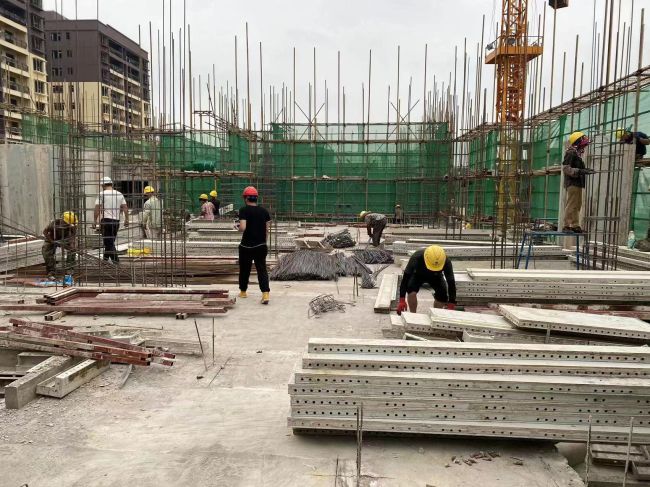 楼面施工。马幼云 摄（建图）.jpg