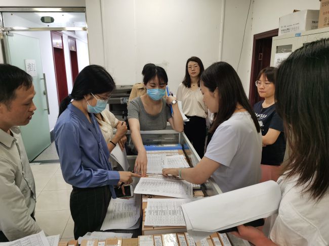 复查资料。梁红玉 摄（建图）.jpg