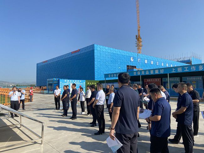 查抄现场。潘扬 摄（建图）.jpg