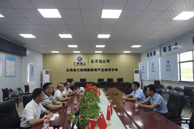 座谈会现场。梁红玉 摄（建图）.jpg