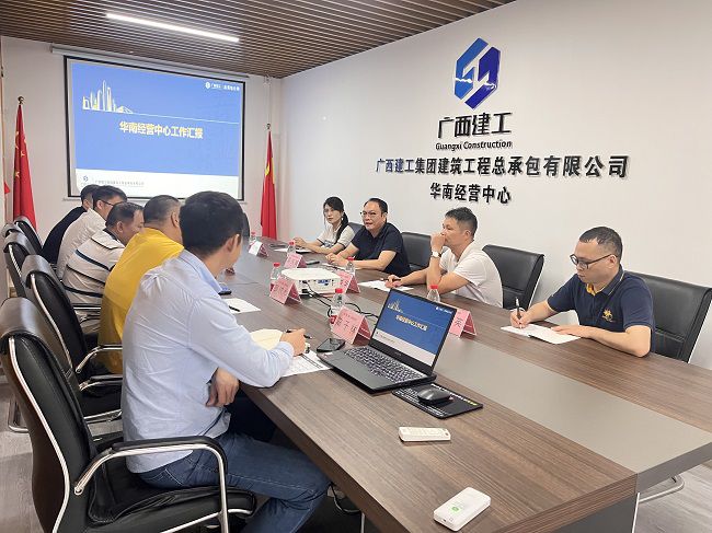 调研现场。杨德辉 摄（建图）.jpg