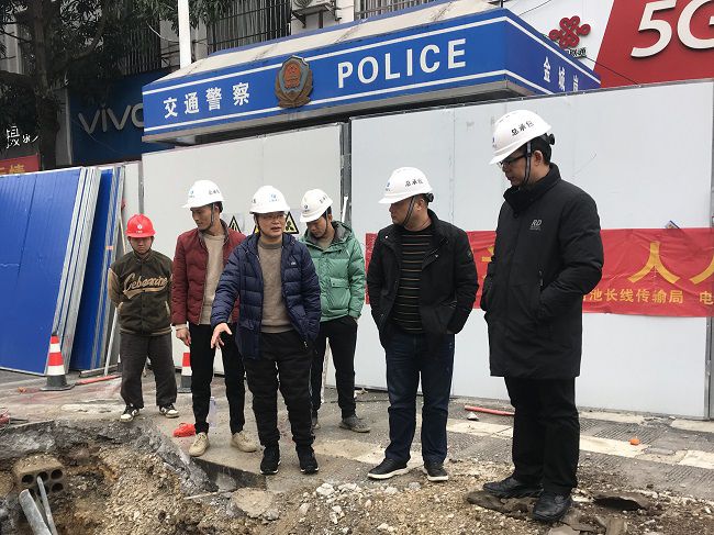 项目查抄现场。李挺 摄（建图）.jpg